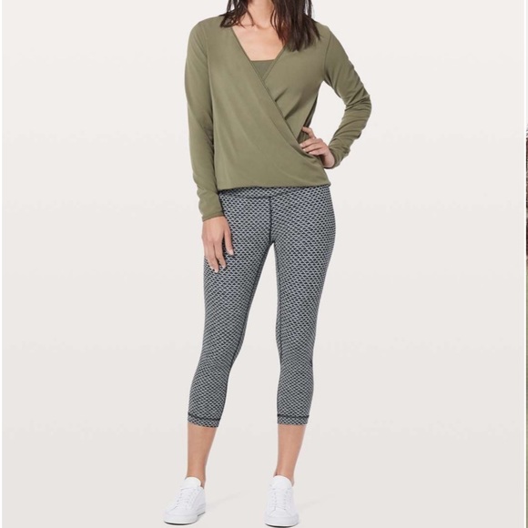 Lululemon Full Freedom Long Sleeve Top T-Shirt Sz 4 - Picture 8 of 11